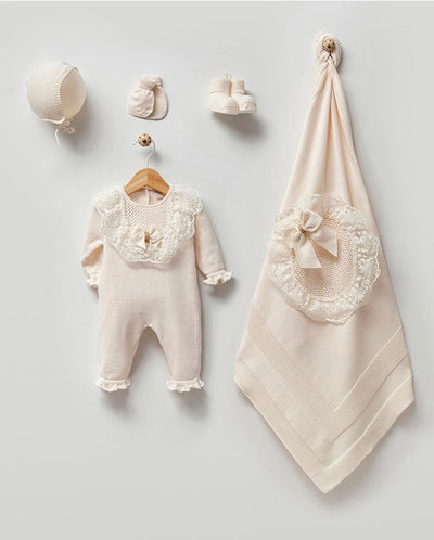 gebreid babykleding setje met kant gebroken wit